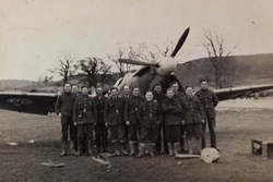 Ibsley squadron and spitfire 600x400